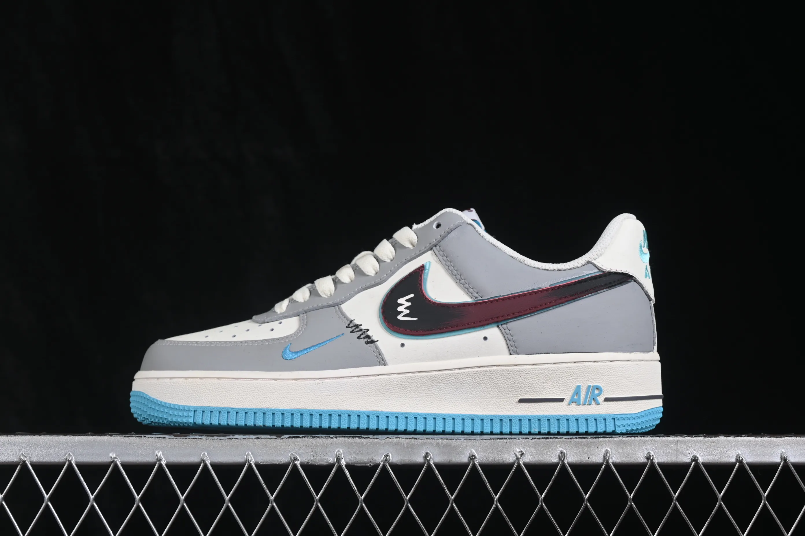 All categories Nk Air Force 1 Air Force series Nk Air Force 1 Low Air Force low-top Nike Air Force 1'07 Low "Ice Island Prelude" Hand-painted graffiti Ice Island Prelude Air Force One low-top casual sneakers LJ8822-616